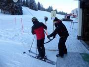 Am Schlepplift muss man fast nie alleine einsteigen