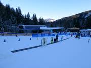 Zwisiband I (Zwisiland) - Förderband/Zauberteppich