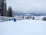 Übungshang mit Förderband an der Bergstation