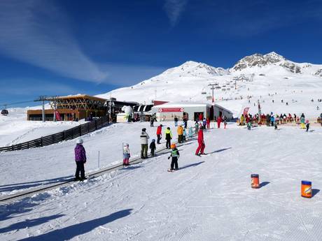 Familienskigebiete Engadin Samnaun Val Müstair – Familien und Kinder Scuol – Motta Naluns