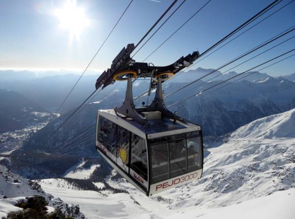 Mit dem Funifor gelangt man bis auf 3000 m