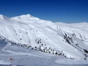 Blick auf die Pisten an der Frühmesserbahn